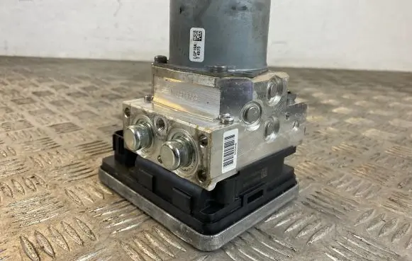 Mercedes-Benz C W205 ABS Pump A2059007345 54088537 A009D440