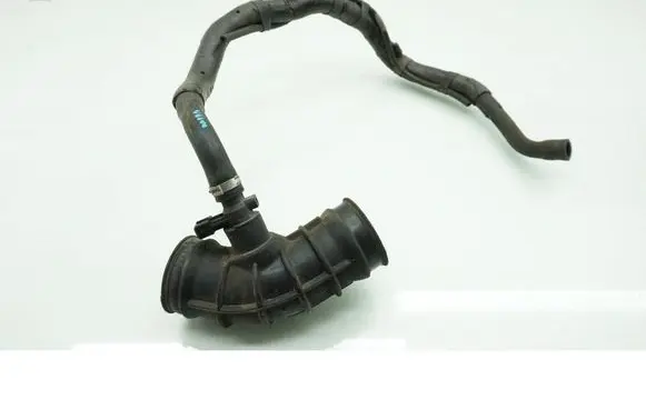 Volvo XC90 Air intake hose/pipe 8653644