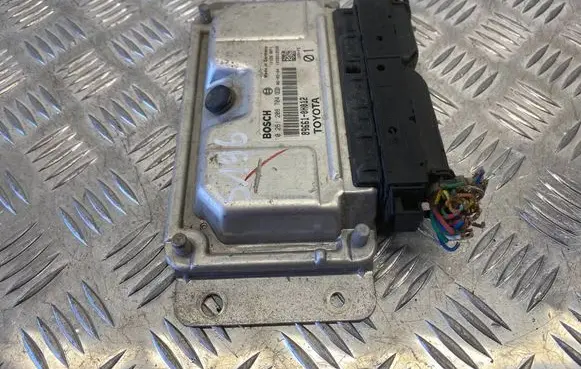 Seat Leon (1P) Engine control unit/module 896610H012 0261208704
