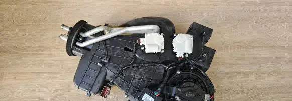 Dodge Durango III Interior heater climate box assembly 68186198AD F00S3B2447