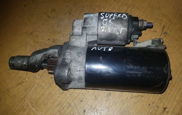 Skoda Superb B5 (3U) Starter motor 059911023H 0001109066