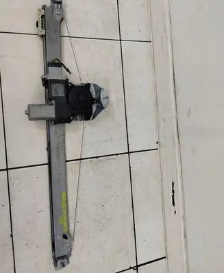 Opel Vivaro Front door window regulator with motor 