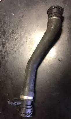 BMW 3 E46 Engine coolant pipe/hose 7516416