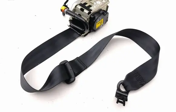 Rear seatbelt