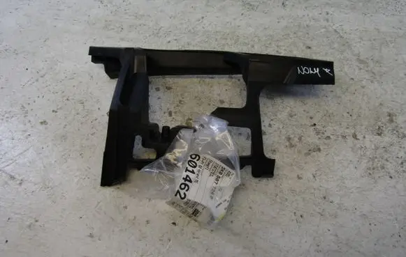 Volkswagen Golf VI Front bumper mounting bracket 5K0807724B