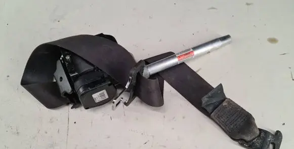 Volvo V70 Middle seatbelt (rear) 9478176 570652800F