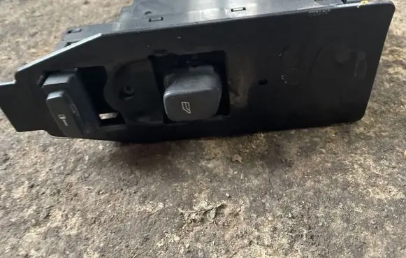Volvo V70 Electric window control switch