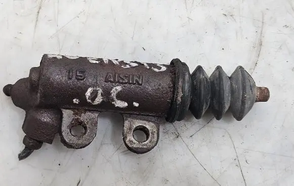 Clutch slave cylinder
