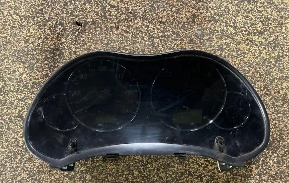 Toyota Avensis T250 Speedometer (instrument cluster) 83800-05C00