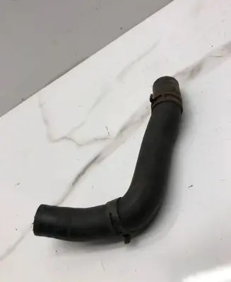 Volkswagen PASSAT B6 Engine coolant pipe/hose