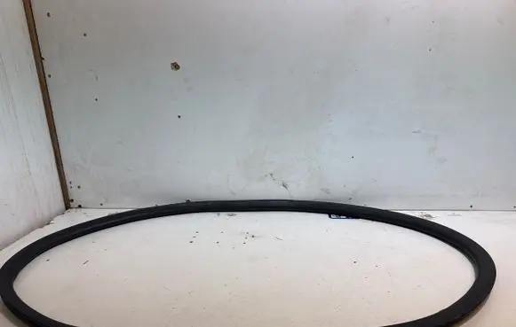 Tesla Model S Trunk rubber seal (body) 109106900E