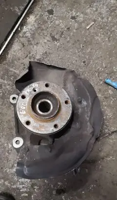 BMW 5 E60 E61 Front wheel hub