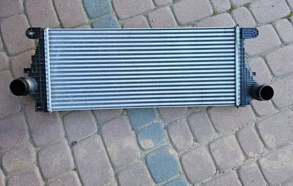 Opel Insignia B Intercooler radiator 84208091
