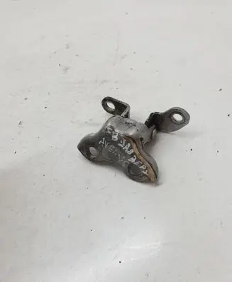 Toyota Avensis T270 Rear door upper hinge