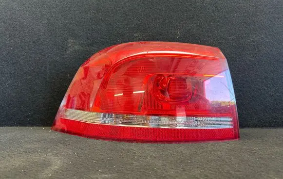 Volkswagen PASSAT B7 Tailgate rear/tail lights 3af945093A