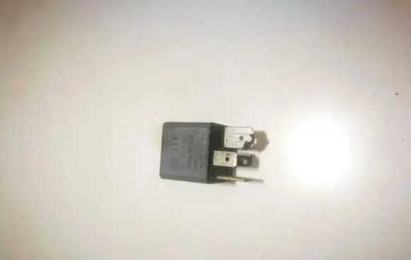 Volkswagen Golf III Other relay 191937503 v2314j52x228