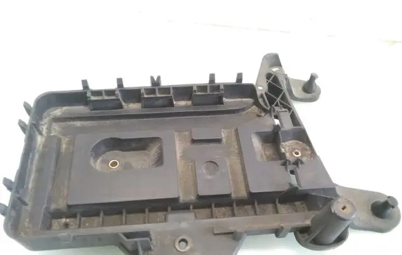 Battery tray