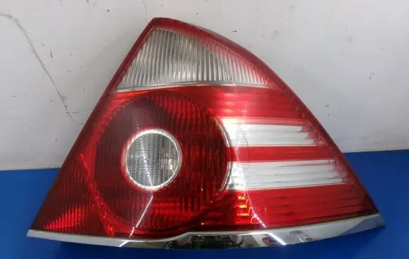 Ford Mondeo Mk III Rear/tail lights 3S71-13404-A