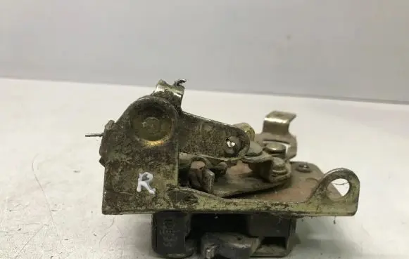 Opel Kadett E Front door lock