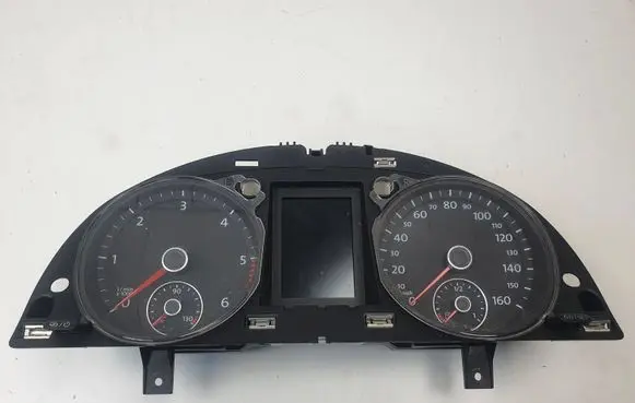 Volkswagen PASSAT B7 Speedometer (instrument cluster) 3AA920970J