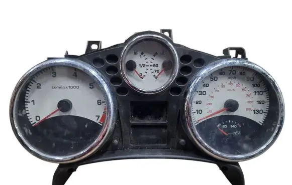 Speedometer (instrument cluster)