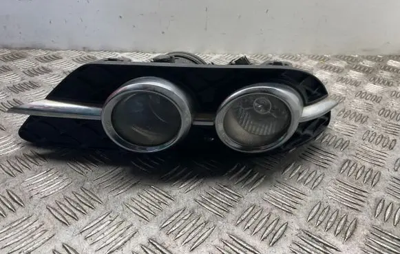 Mercedes-Benz C W204 Front fog light A2048803424 A2128200956