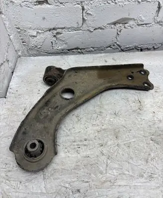 Peugeot 308 Front lower control arm/wishbone