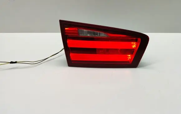 Tailgate rear/tail lights