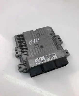 Peugeot 308 Engine control unit/module 9801622880