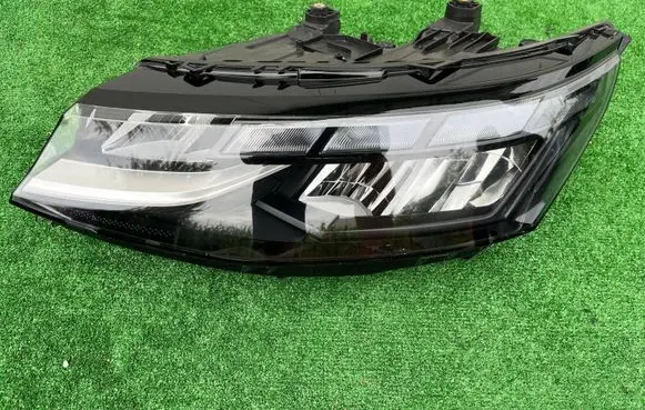 Volkswagen Transporter - Caravelle T7 Headlight/headlamp 7T1941035A 12031010000