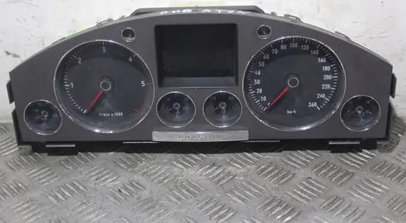 Volkswagen Phaeton Speedometer (instrument cluster)