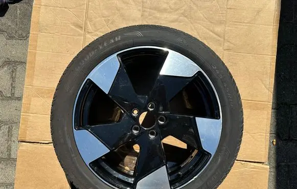 Volvo EX30 R18 alloy rim 80000286 AP2145