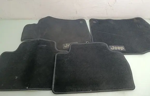 Jeep Grand Cherokee Car floor mat set 