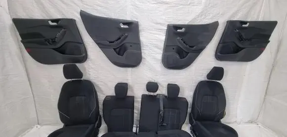 Ford Fiesta Seat set 
