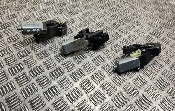 Mercedes-Benz E W212 Seat adjustment motor 0390203324 0390203369 00666124