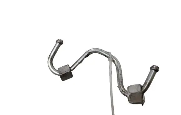 Nissan X-Trail T31 Fuel injector supply line/pipe 