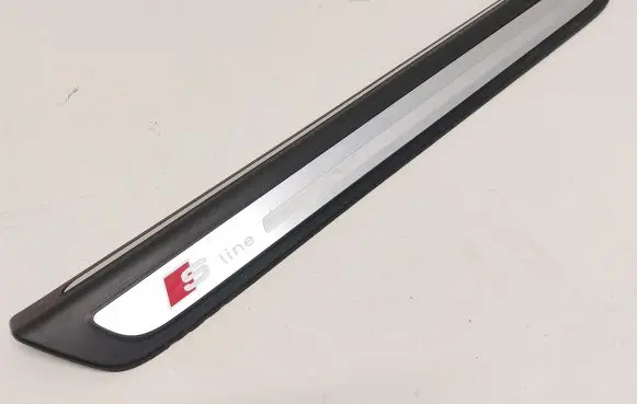 Audi Q5 SQ5 Front sill trim cover 8R0853374F