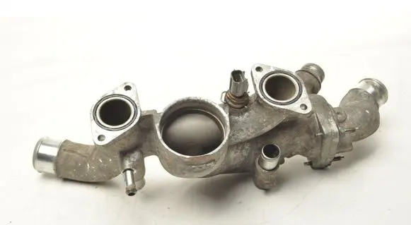 Aston Martin Vantage III Thermostat housing 6G338A520AK
