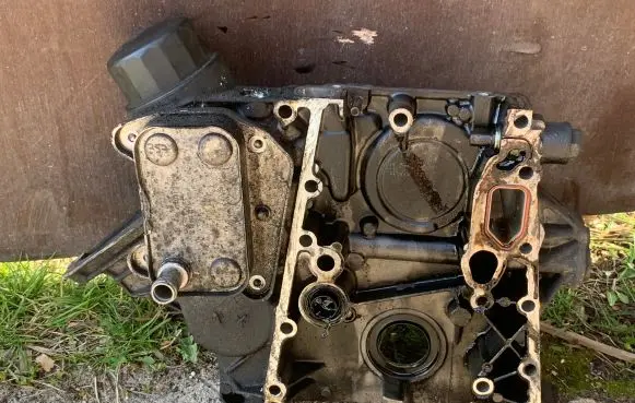 Mercedes-Benz C W203 Timing chain cover 6110151102