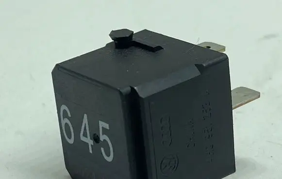 Audi A5 8T 8F Other relay 4H0951253A