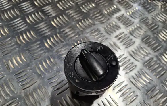 Skoda Octavia Mk1 (1U) Light switch 3B0941531