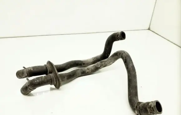 Volkswagen PASSAT B5 Engine coolant pipe/hose 8D0819373E 8D0819371B
