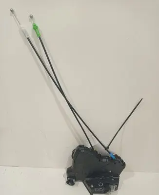 Toyota Auris E180 Front door lock A084219