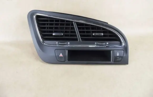 Peugeot 5008 Dashboard side air vent grill/cover trim