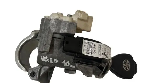 Toyota Verso Ignition lock 450200204