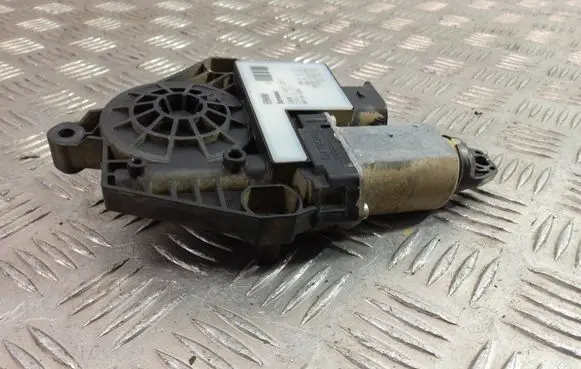 BMW X3 G01 Rear door window regulator motor 7457251