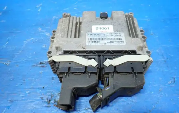 Ford Fiesta Engine control unit/module C1B1-12A650-FJ CV6A-12B684-BB 0261S10728