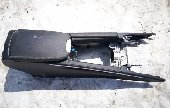 Mercedes-Benz GL X164 Armrest a1646801314