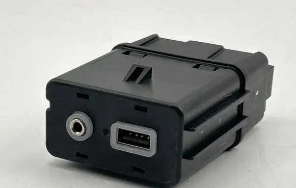 Chrysler Pacifica USB socket connector 68229840AA 53306591 33242422