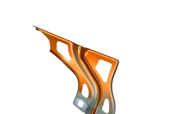 Audi Q3 8U Fender mounting bracket 8U0821135